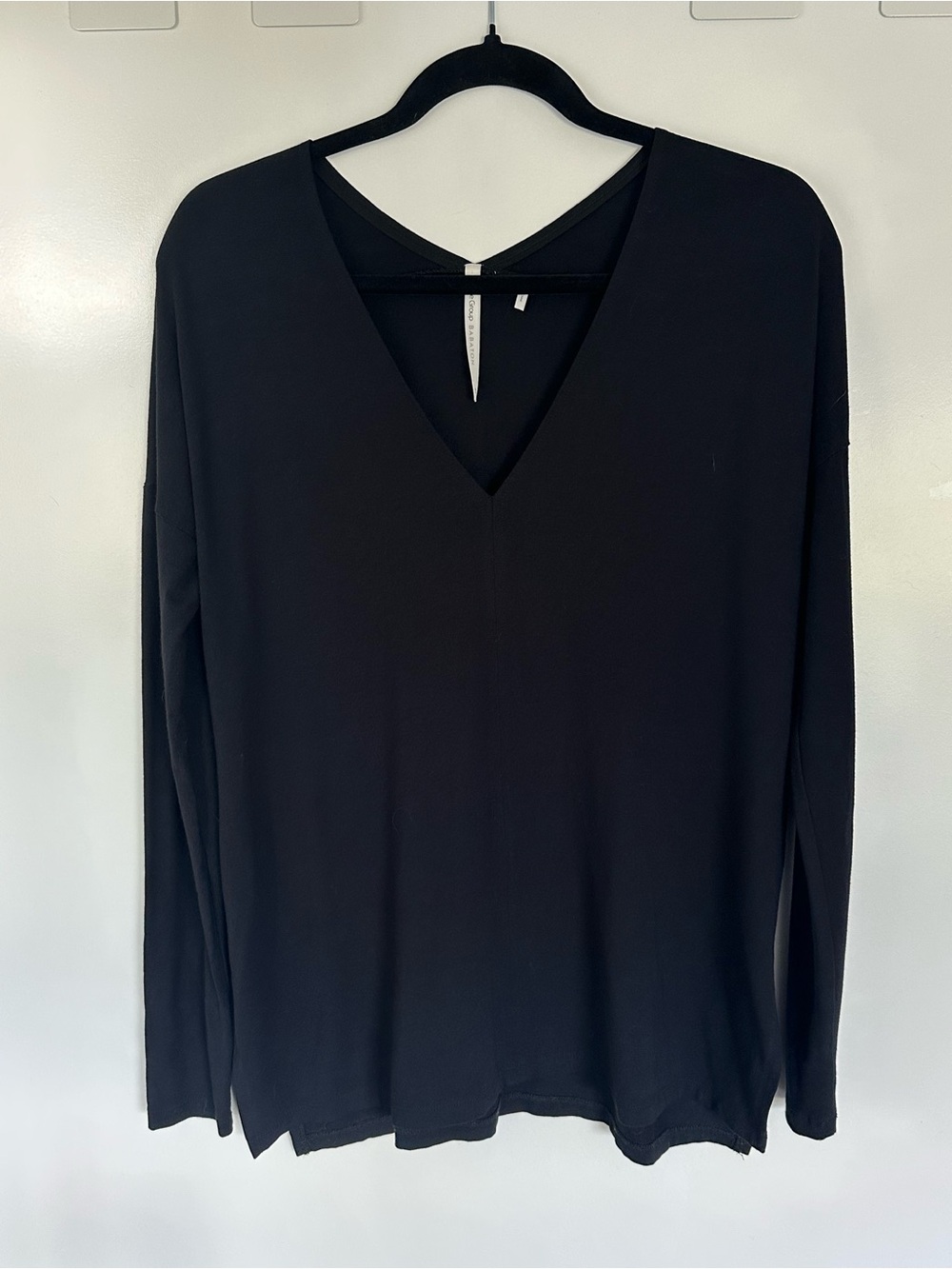 ARITZIA | BABATON GROUPE | SUPER SOFT FLOWY V-NECK LONG SLEEVE TOP - XS